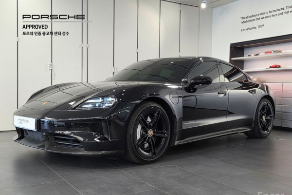 2025 Porsche Taycan с пробегом 7 326 км