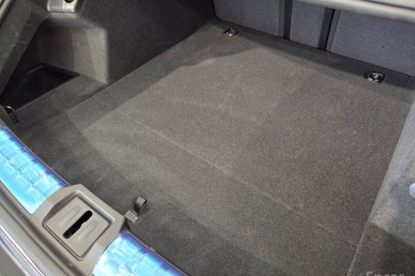 2025 Porsche Taycan с пробегом 7 326 км