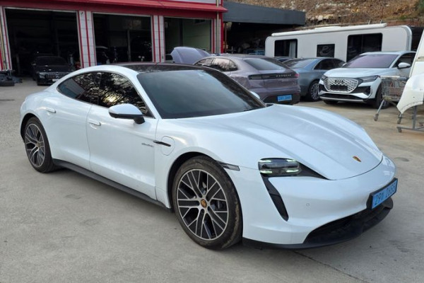 2023 Porsche Taycan с пробегом 26 975 км