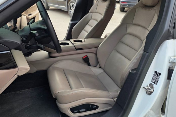 2023 Porsche Taycan с пробегом 26 975 км