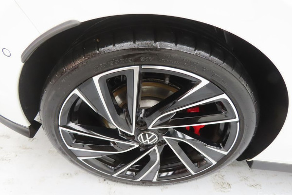 2024 Volkswagen Golf с пробегом 17 500 км