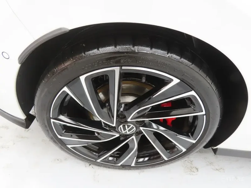 2024 Volkswagen Golf с пробегом 17 500 км