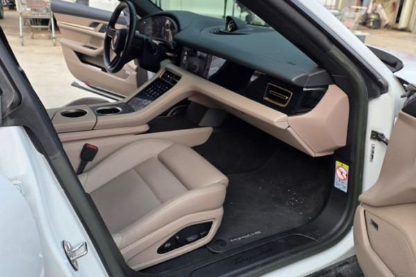 2023 Porsche Taycan с пробегом 26 975 км