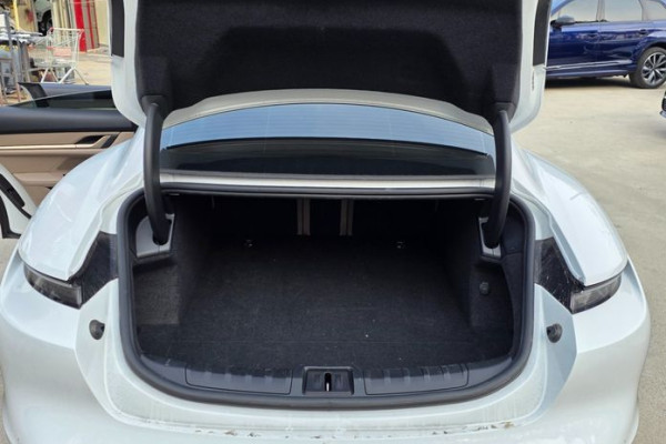 2023 Porsche Taycan с пробегом 26 975 км