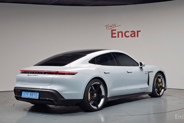 2023 Porsche Taycan с пробегом 27 029 км