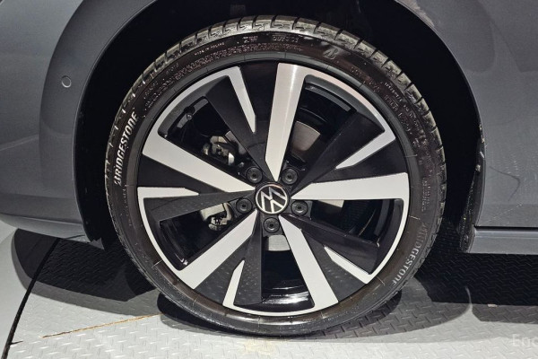 2025 Volkswagen Golf с пробегом 14 949 км