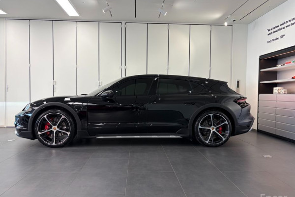 2025 Porsche Taycan с пробегом 8 185 км