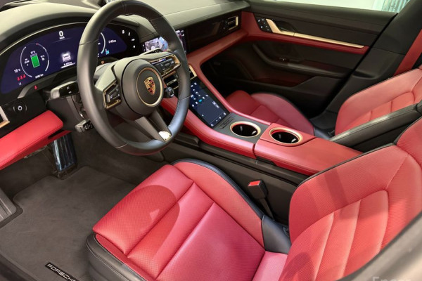 2025 Porsche Taycan с пробегом 8 185 км