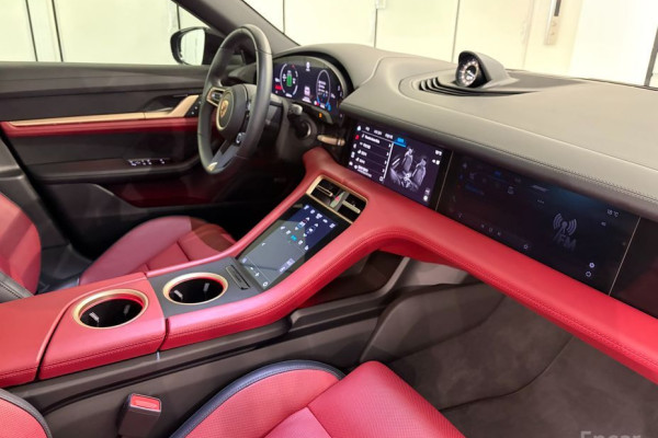 2025 Porsche Taycan с пробегом 8 185 км