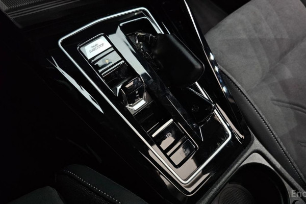 2025 Volkswagen Golf с пробегом 14 949 км