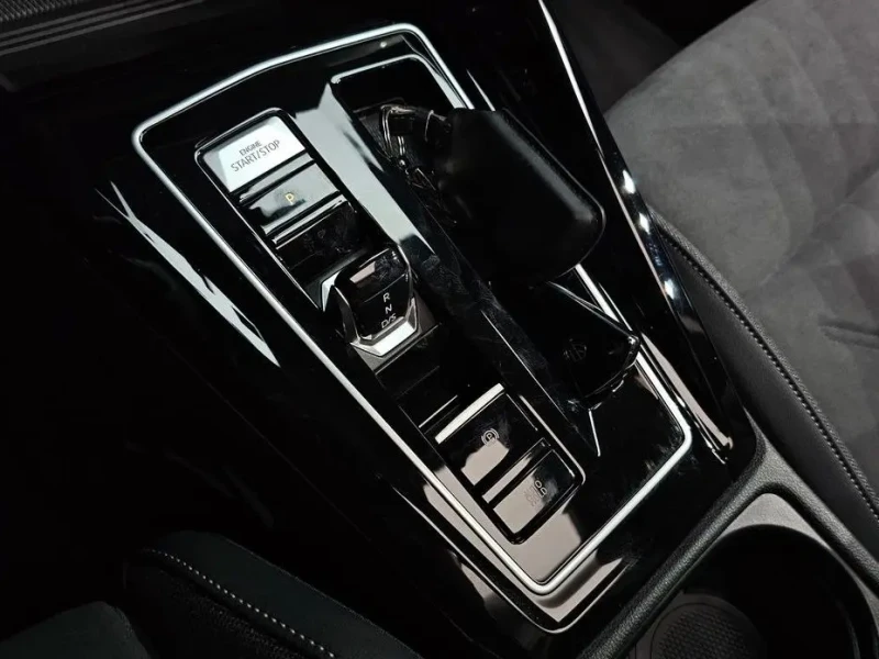 2025 Volkswagen Golf с пробегом 14 949 км