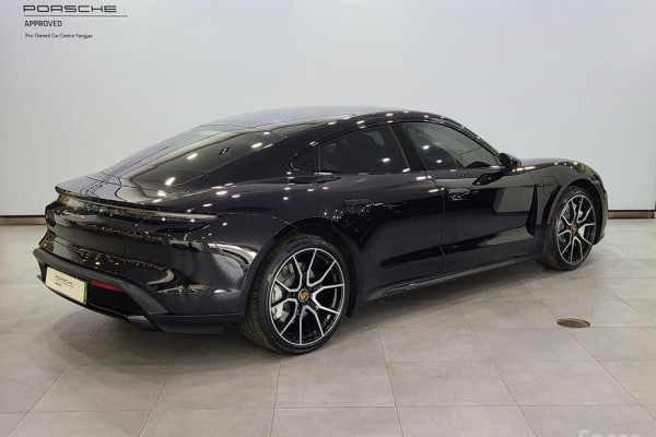 2024 Porsche Taycan с пробегом 19 100 км