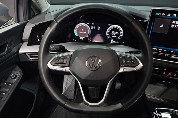 2025 Volkswagen Golf с пробегом 14 949 км