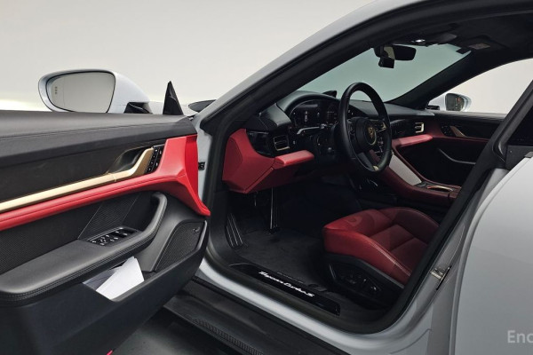 2023 Porsche Taycan с пробегом 27 029 км