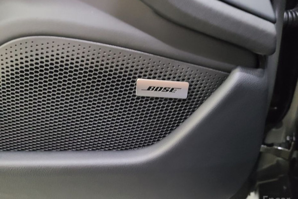 2024 Porsche Taycan с пробегом 19 100 км