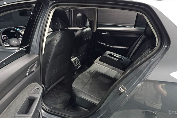 2025 Volkswagen Golf с пробегом 14 949 км