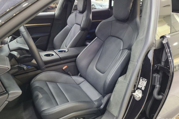 2024 Porsche Taycan с пробегом 19 100 км