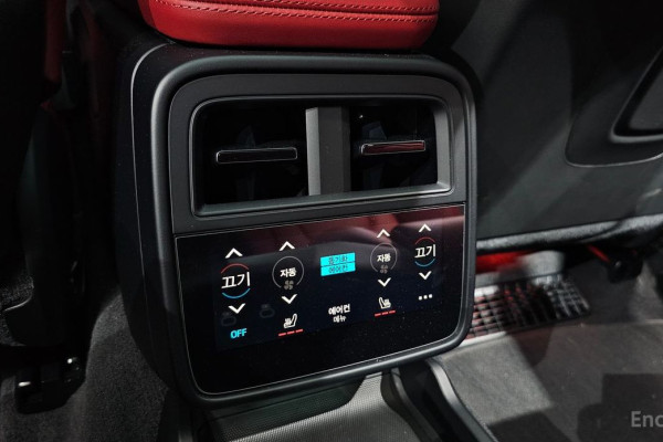 2023 Porsche Taycan с пробегом 27 029 км