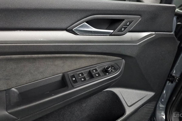 2025 Volkswagen Golf с пробегом 14 949 км