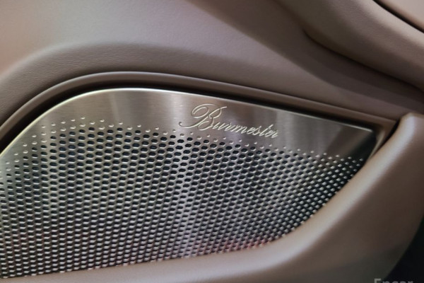 2025 Porsche Taycan с пробегом 2 612 км