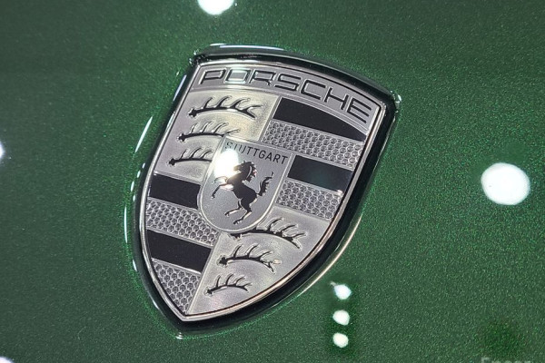 2025 Porsche Taycan с пробегом 2 612 км