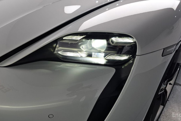 2023 Porsche Taycan с пробегом 27 029 км