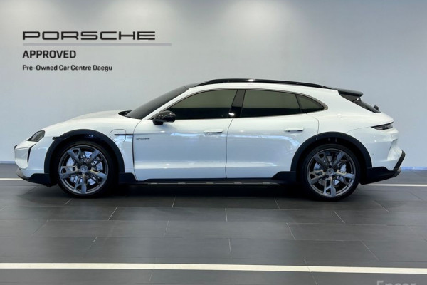 2025 Porsche Taycan с пробегом 3 103 км