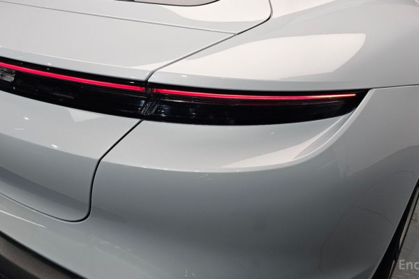 2023 Porsche Taycan с пробегом 27 029 км