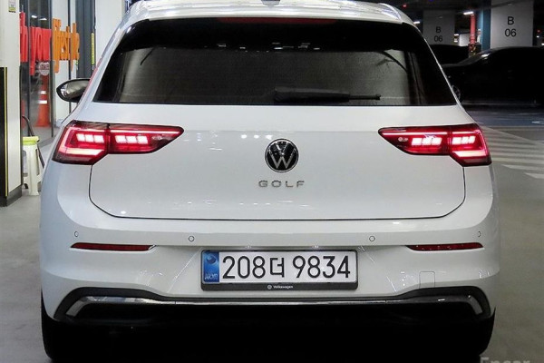 2025 Volkswagen Golf с пробегом 5 977 км