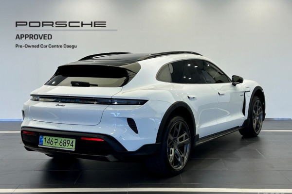 2025 Porsche Taycan с пробегом 3 103 км