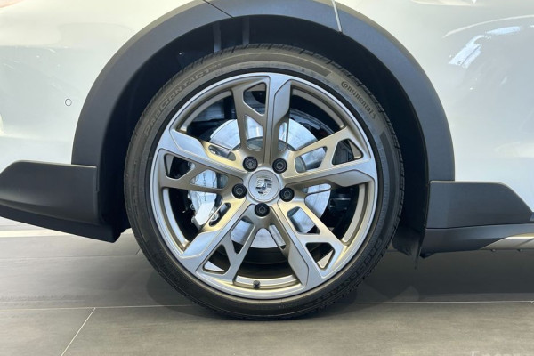 2025 Porsche Taycan с пробегом 3 103 км