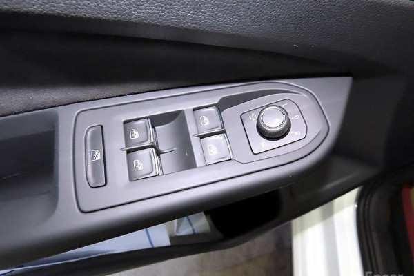 2025 Volkswagen Golf с пробегом 5 977 км