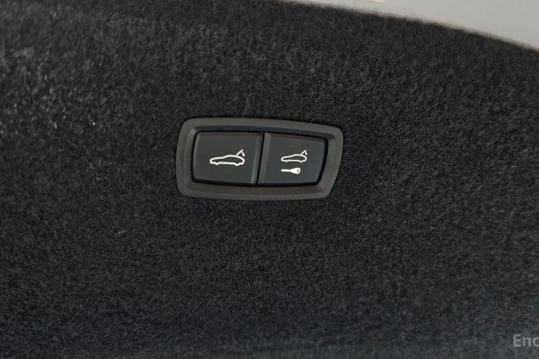 2023 Porsche Taycan с пробегом 27 029 км