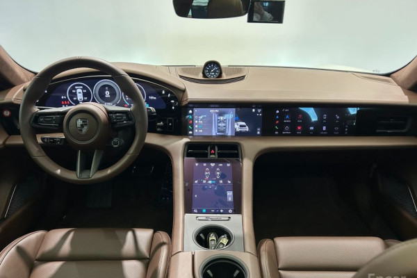 2025 Porsche Taycan с пробегом 3 103 км