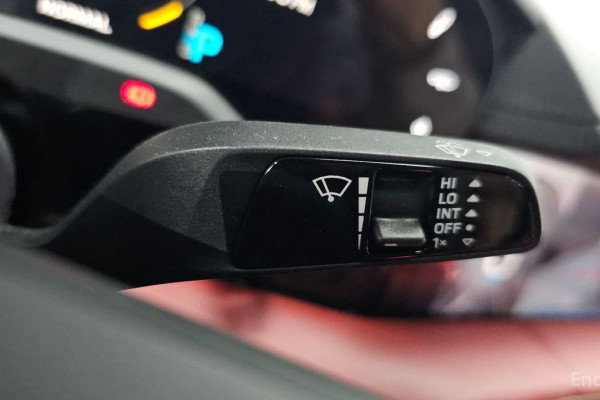 2023 Porsche Taycan с пробегом 27 029 км