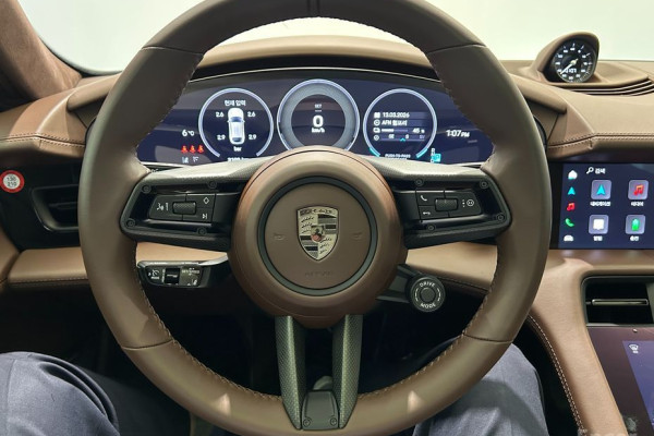 2025 Porsche Taycan с пробегом 3 103 км