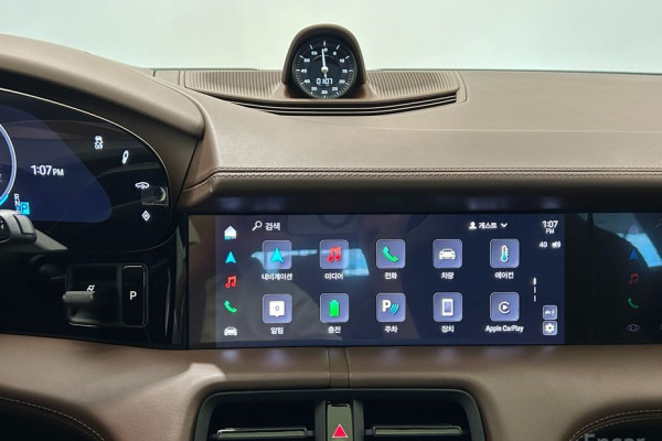 2025 Porsche Taycan с пробегом 3 103 км