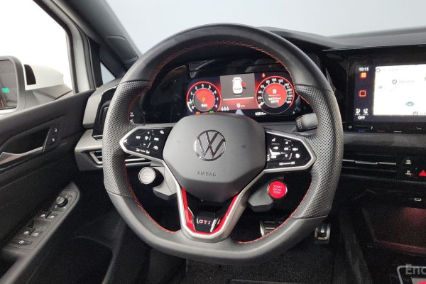 2023 Volkswagen Golf с пробегом 42 514 км