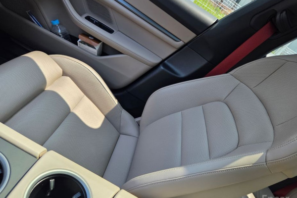 2025 Porsche Taycan с пробегом 19 500 км