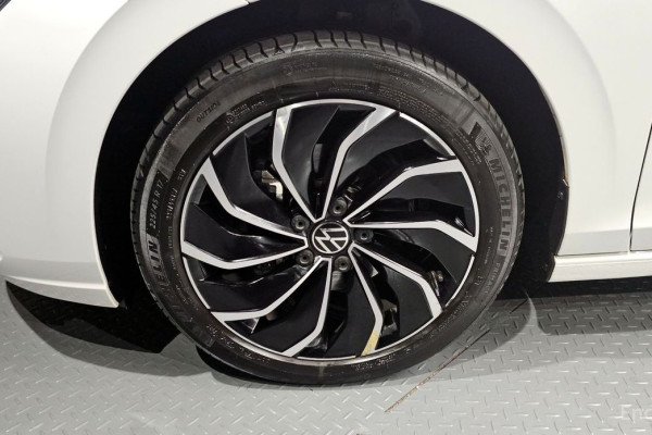 2024 Volkswagen Golf с пробегом 12 436 км