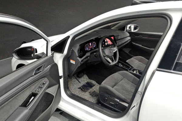 2024 Volkswagen Golf с пробегом 12 436 км