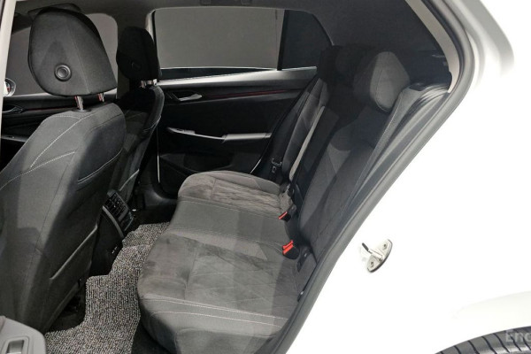 2024 Volkswagen Golf с пробегом 12 436 км