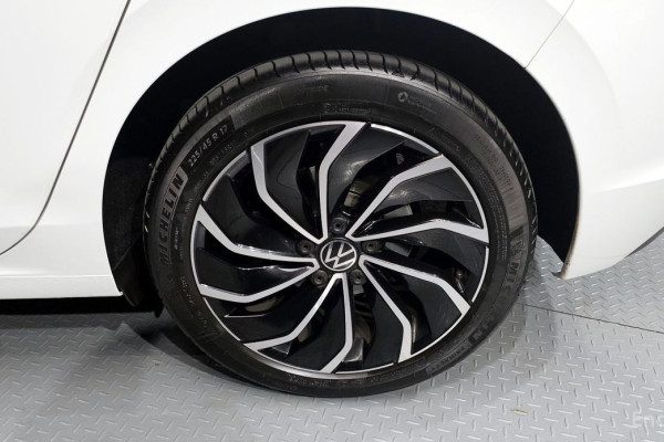 2024 Volkswagen Golf с пробегом 12 436 км