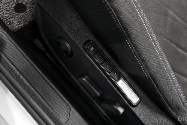 2024 Volkswagen Golf с пробегом 12 436 км