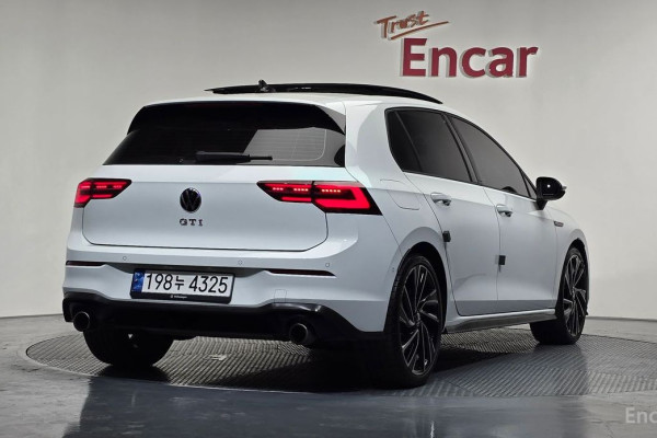 2024 Volkswagen Golf с пробегом 34 260 км