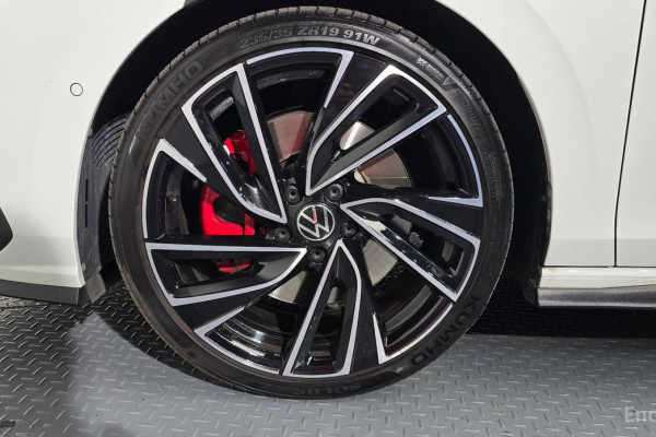 2024 Volkswagen Golf с пробегом 34 260 км