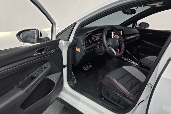 2024 Volkswagen Golf с пробегом 34 260 км