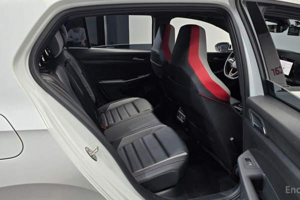 2024 Volkswagen Golf с пробегом 34 260 км