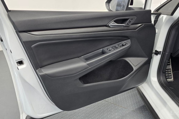 2024 Volkswagen Golf с пробегом 34 260 км