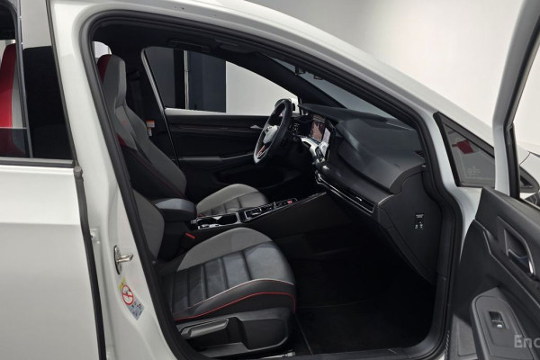 2024 Volkswagen Golf с пробегом 34 260 км